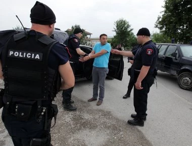 Ομόνοια: Απαράδεκτη η δίωξη από τις αλβανικές αρχές του Π. Μπάρκα για κατοχή βιβλίων!